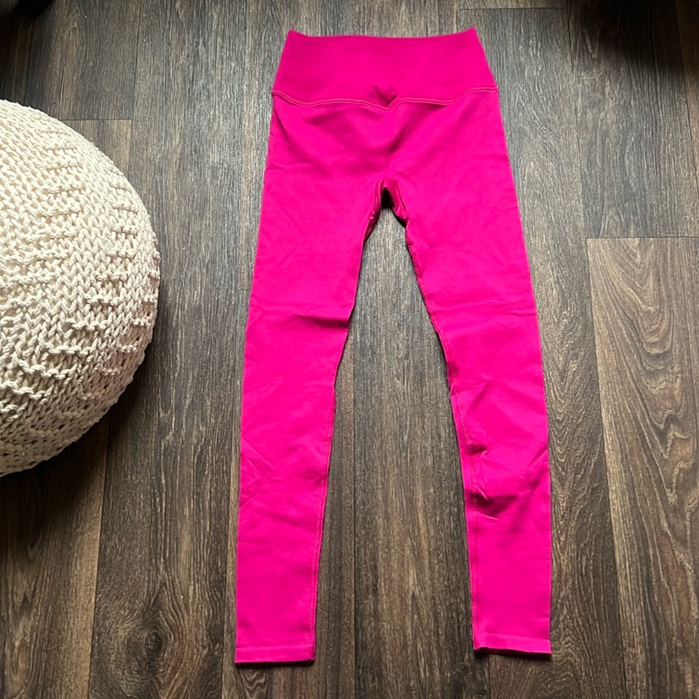 ALOHA Collection High-Rise Leggings in Hot Pink